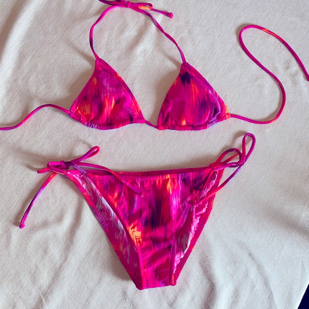 Pink tye dye bikini